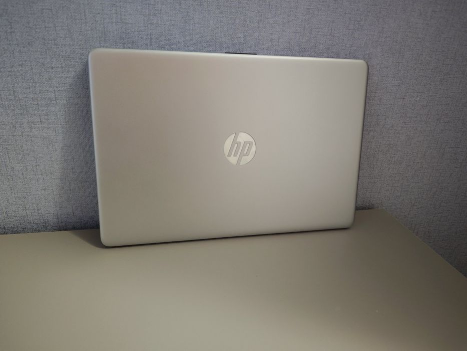 Ігровий ноутбук HP-15s Ryzen 7 5700U 16gb/512gb Vega 7 8gb підсвітка