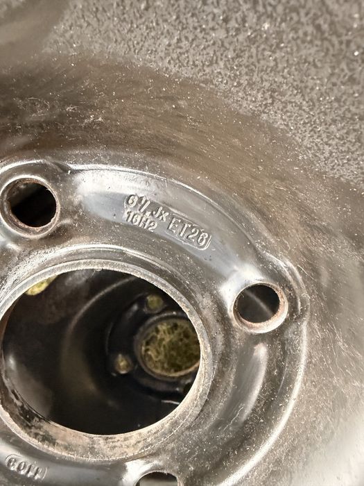 Felgi stalowe opony zimowe kołpaki 16 citroen c4 picasso / grand