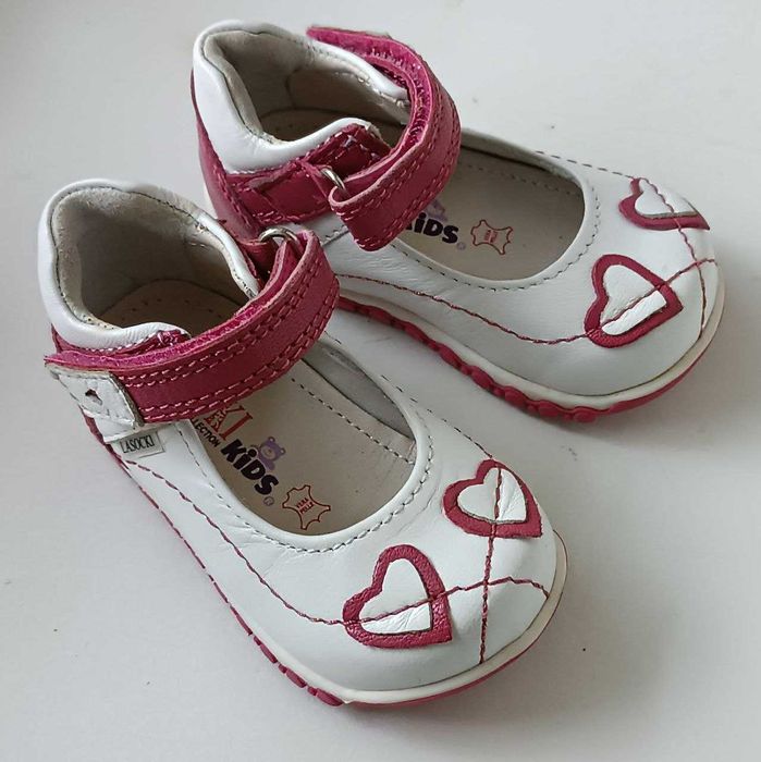 НАТУРАЛЬНА ШКІРА! Туфлі для дівчинки від Lasocki Kids (Польща) 18р