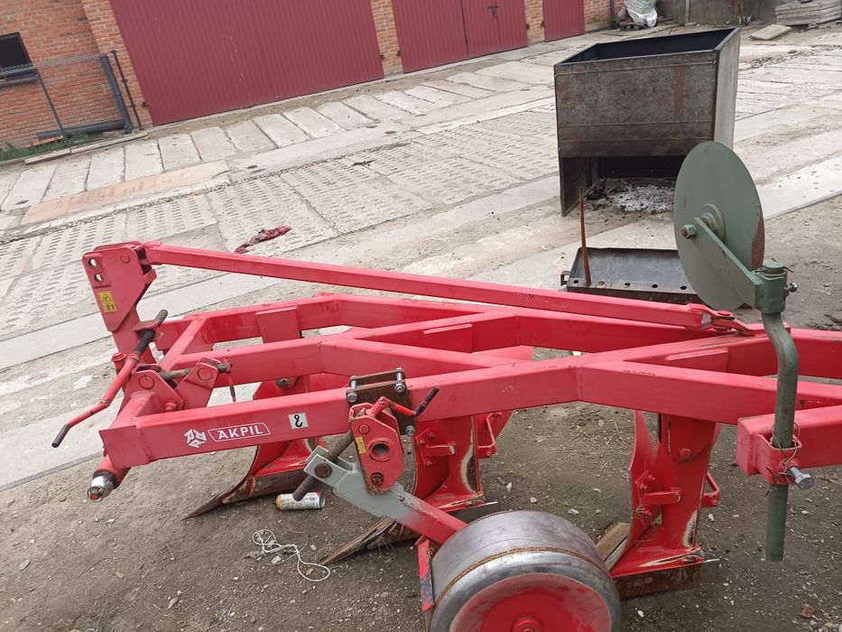 Pługi  4 skibowy akpil  400