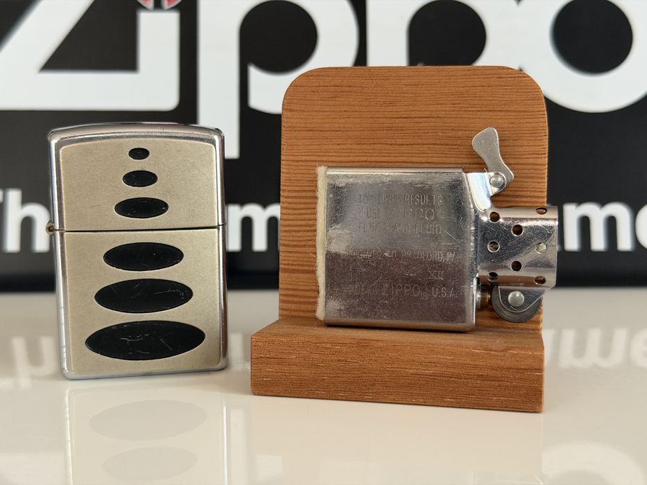 Zapalniczka Zippo Black Ovals czarne elipsy