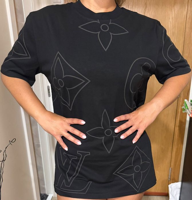 T-shirt masculina LV nova