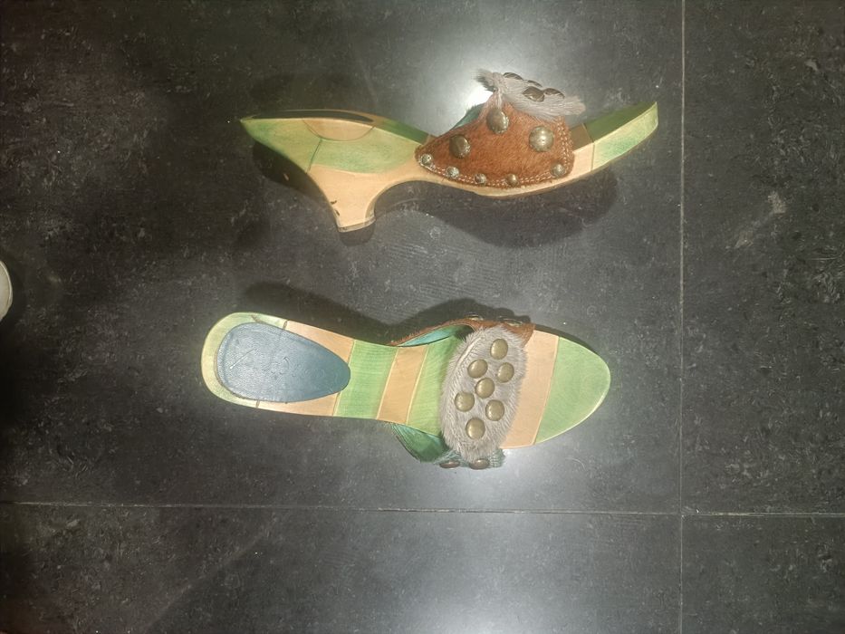 Vários sapatos senhora novos (6€) usados (3€)