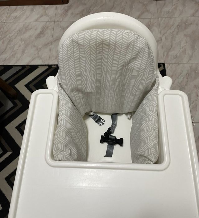 Cadeira de criança com almofadas