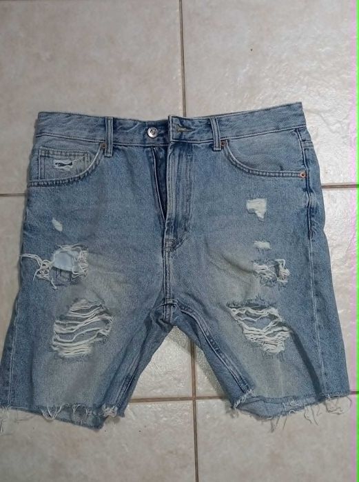 Calções Bershka tam. 40 (Azuis)