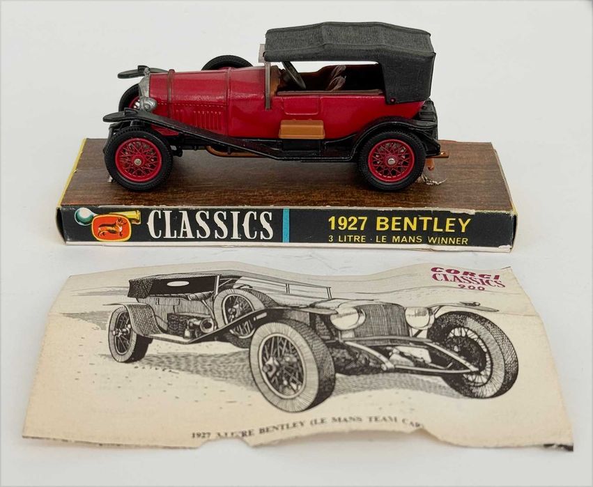 Corgi Classics_1927 BENTLEY Ref.900 Escala 1:43. Completo, como novo.