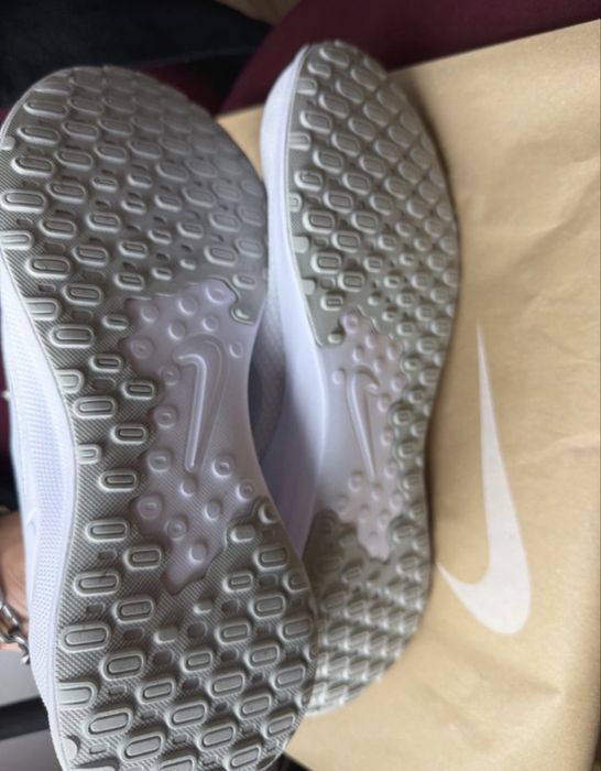 Nike Revolution 7
