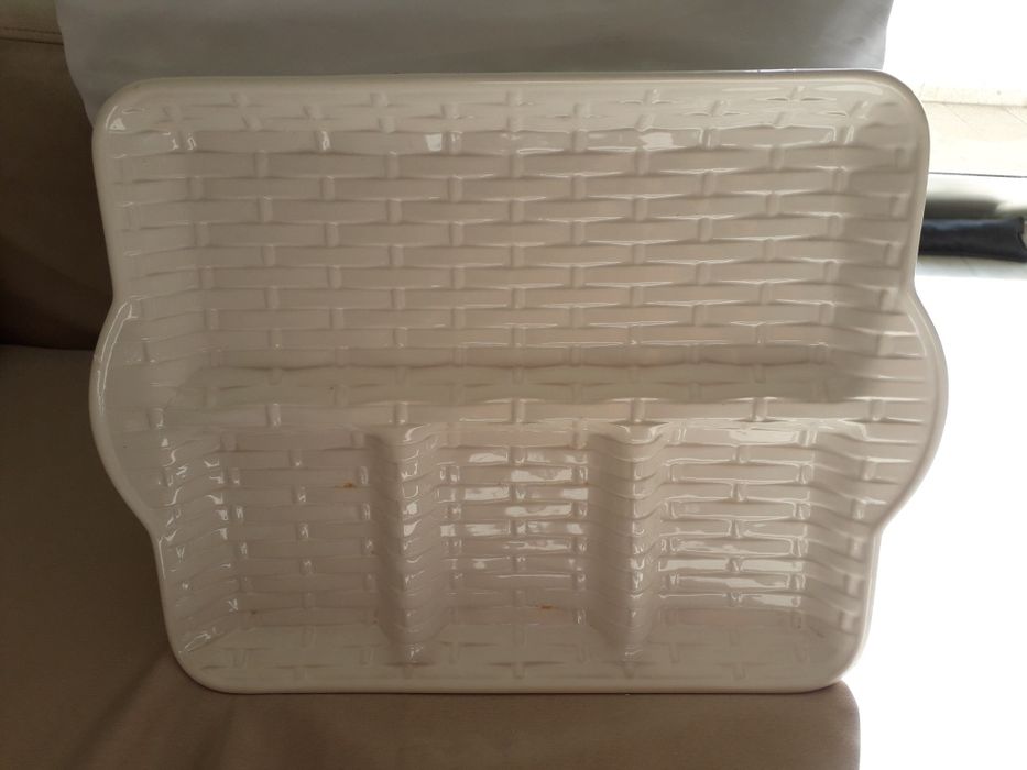 Plates with Multiple Compartments64575235591427121