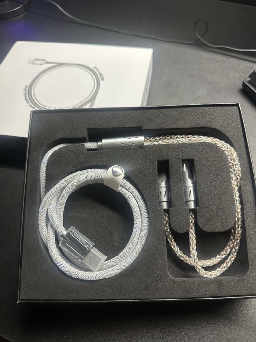 Kabel 1 - 2 świecący RGB LED 8K XVX Highend Custom