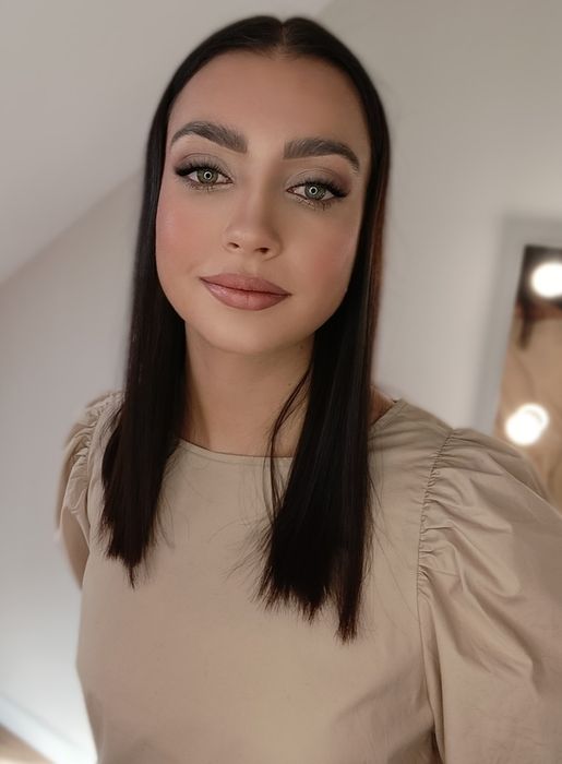 Makijaż i fryzury okolicznościowe.