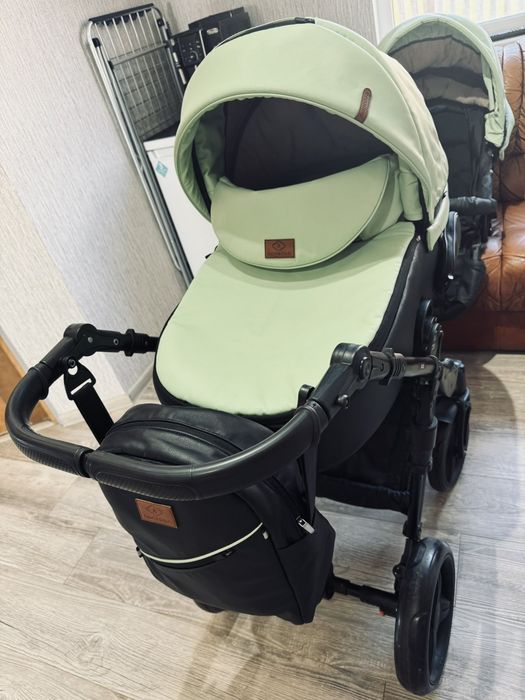 Продам коляску 2 в 1