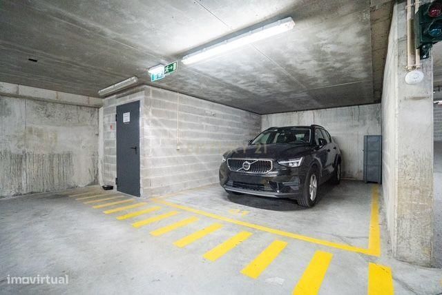 Lugar de Garagem para Venda | Parque do Rio – Parque das Nações