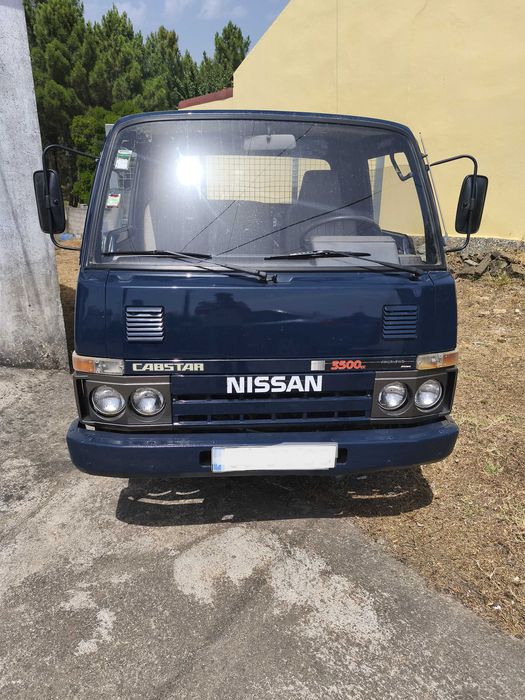 Vende-se terreno agrícola com vinha e benefício no Douro