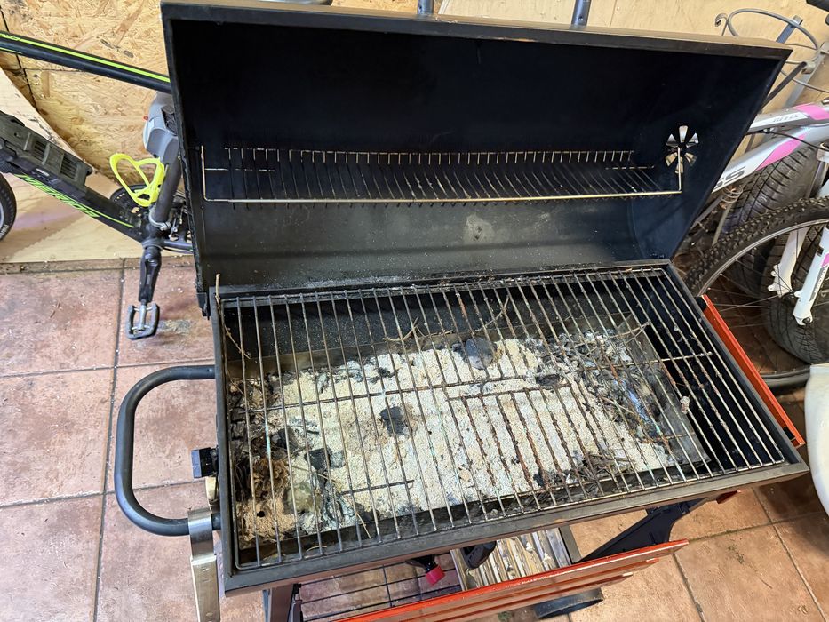Grill weglowy  jak nowy