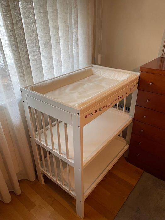 Movel muda fraldas IKEA com esponja