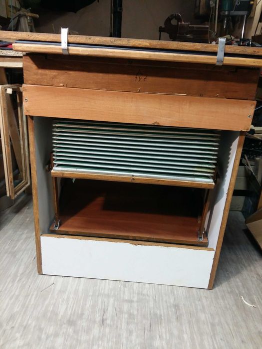 Akordeonowy stół prób