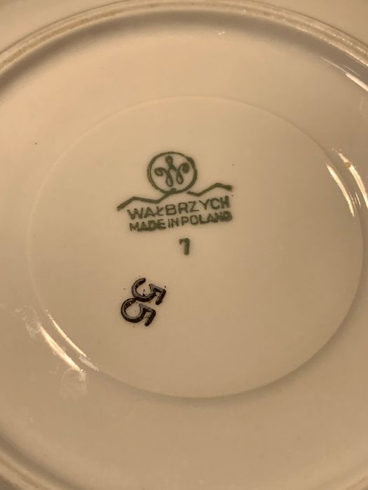 Porcelana Wałbrzych - 4 filiżanki z 2 talerzykami