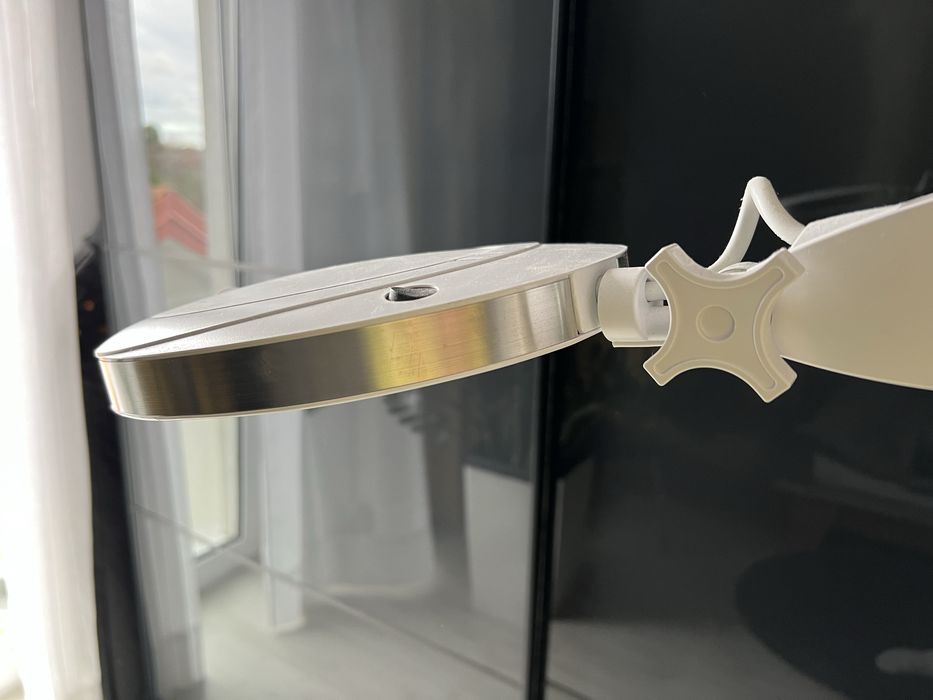 Lampa LED ze statywem