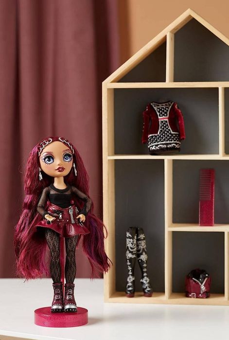 Лялька Rainbow High Рейнбоу Хай Міла Беррімор Mila Berrymore Burgundy