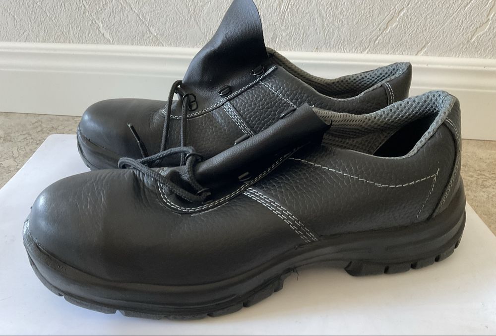 Ботинки рабочие с усиленным носком