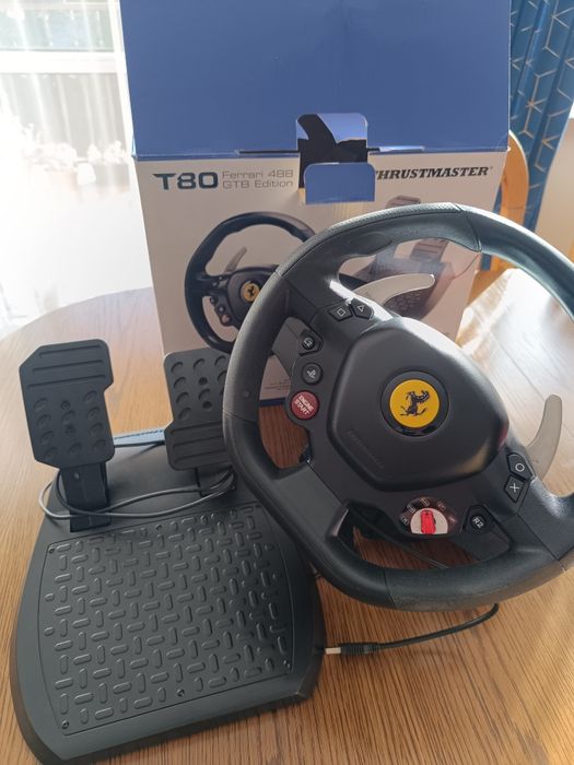 Kierowca wyścigowa Thrustmaster do PlayStation i komputera