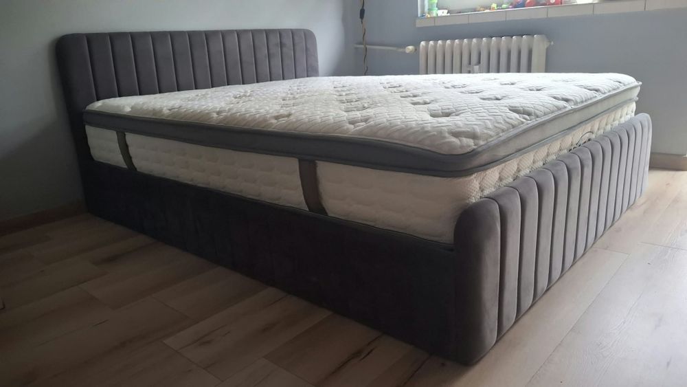 Łóżko małżeńskie
