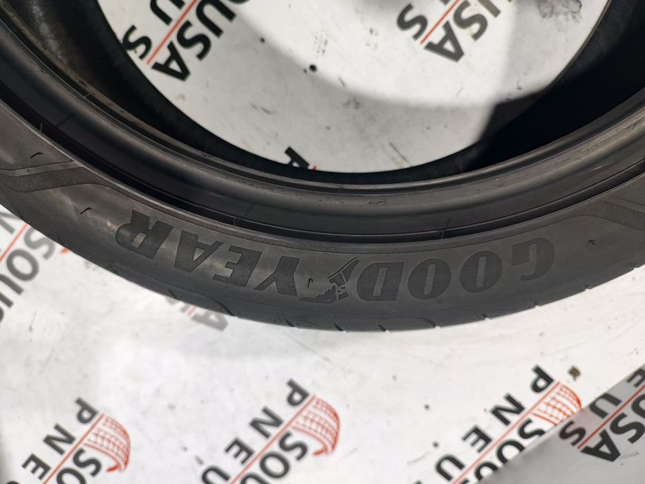 2 pneus semi novos 225-45R19 Goodyear - Oferta dos Portes 150 Euros
