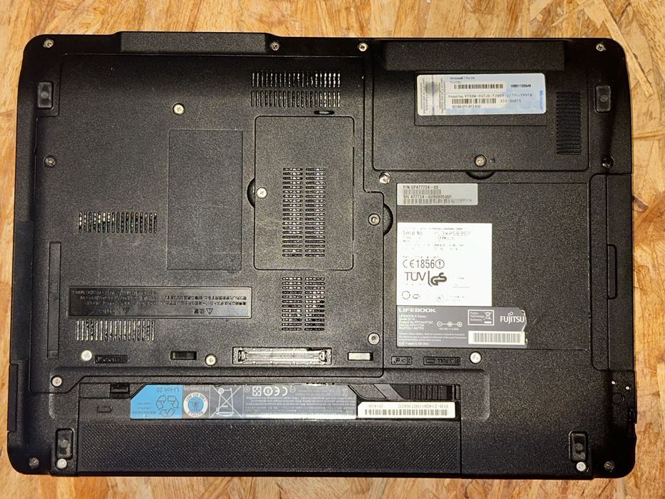 Laptop Fujitsu S710 (Intel Core i3 lub i5 (1. generacji), 4GB RAM DDR3, HDD 320GB + zasilacz Toshiba na części
