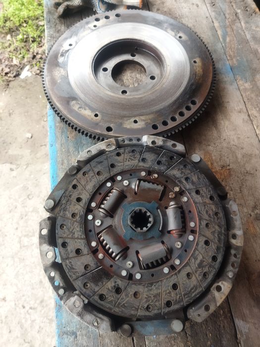 Продам почти новое сцепление на Волгу Газель в сборе