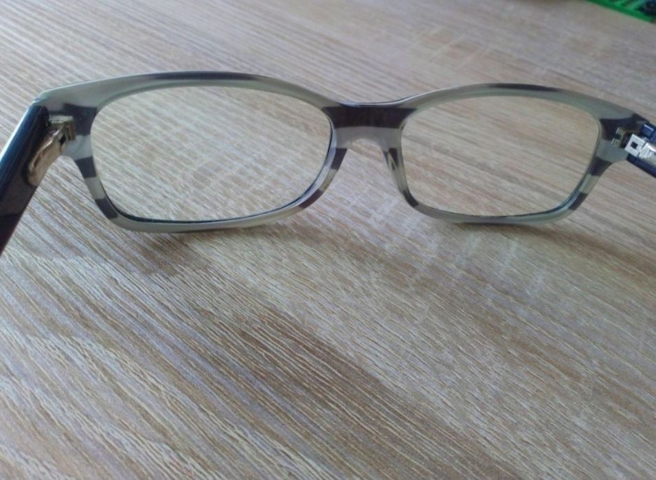 Okulary marki Tommy Hilfinger