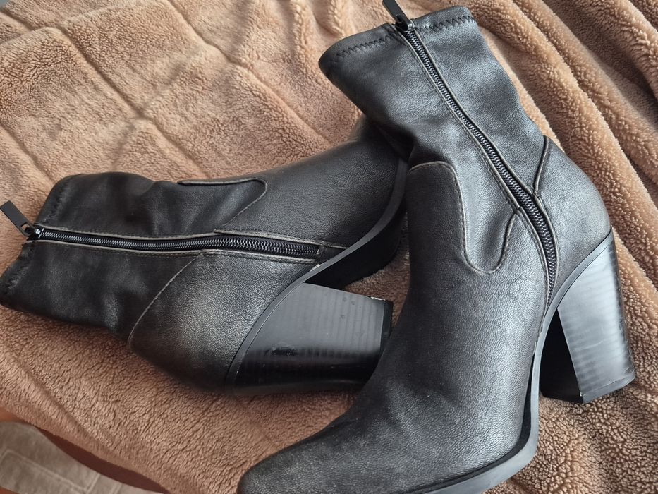 Botas pretas n° 38