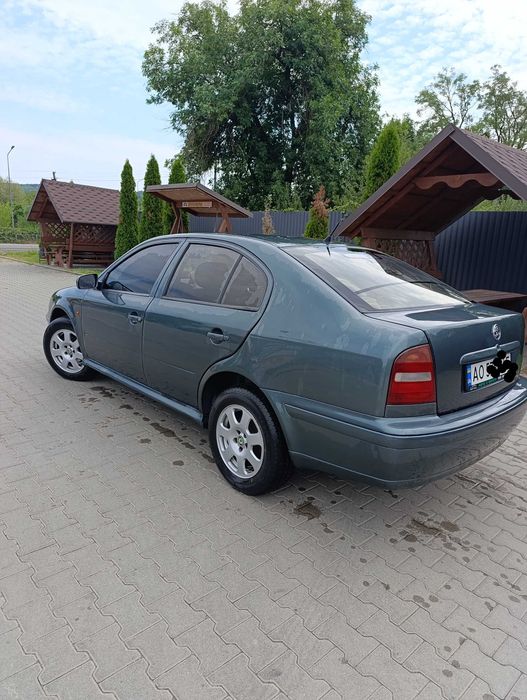 Продам автомобіль Шкода Тур