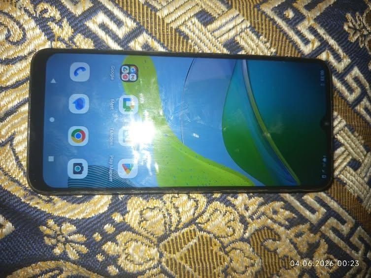 Продам телефон motorola e13