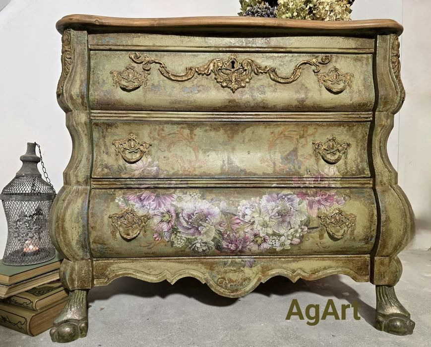 Piękna komoda vintage z motywem kwiatowym
