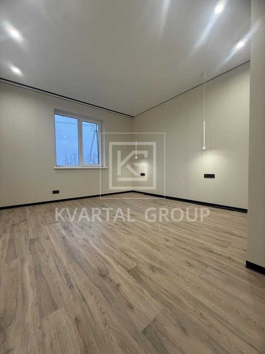 Сучасний будинок 120 м² з ремонтом і ділянкою 12 соток