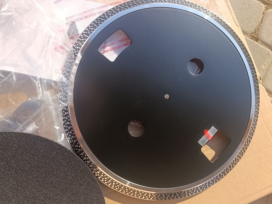 Вініловий програвач -Модель Lenco LP-45B з Bluetooth і usb-записом.