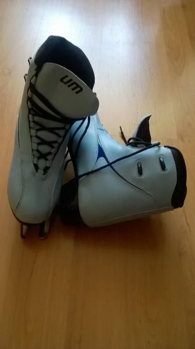 sprzedam łyżwy figurowe