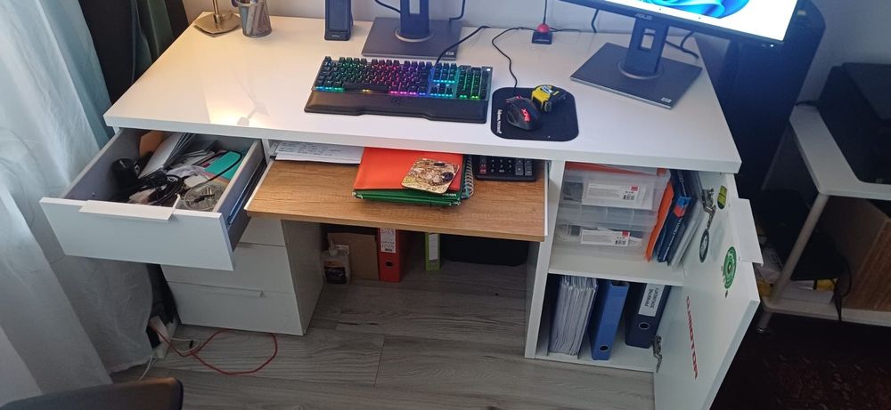 Porządne i mocne biurko , do pracy