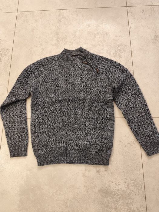 Sweter męski pod szyję z guzikami M