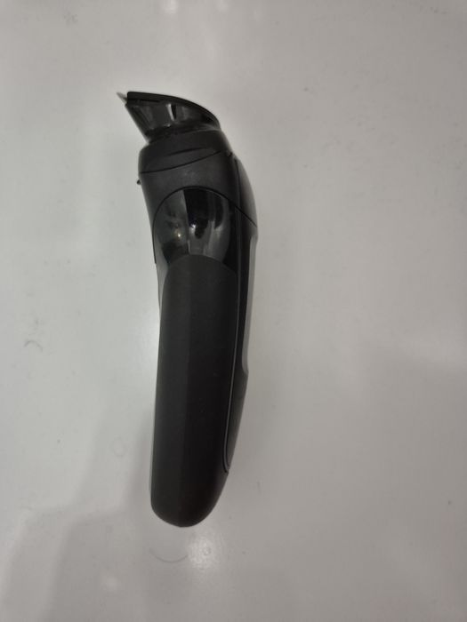 Braun 300BT z trymerem i 5 nasadkami