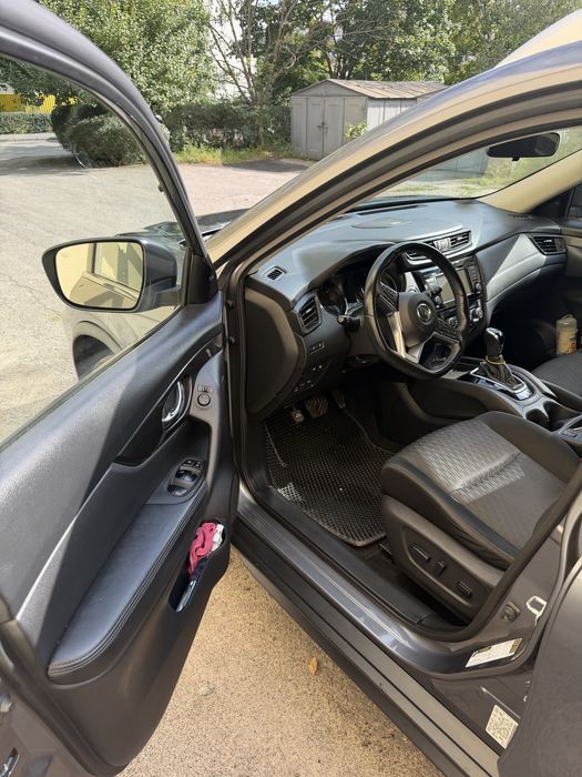 Продам надійний кросовер Nissan Rogue у відмінному стані! Вкладень не потрубує, комплектація відмінна для SV AWD