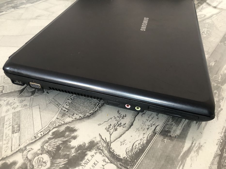 Laptop samsung NP-R509