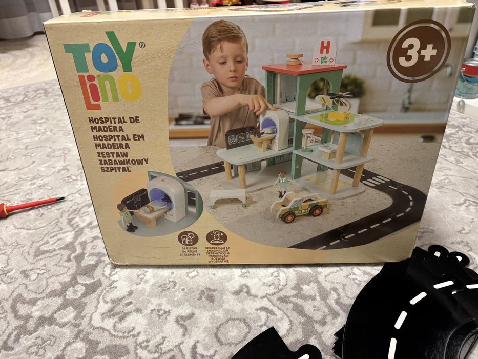 Szpital drewniany dla dzieci Toylino