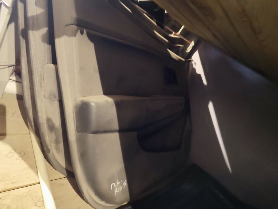 Карти обшивка дверей передньої правої лівої задньої Хундай Акцент Кіа