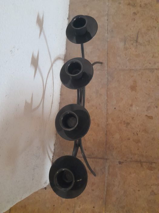 Castiçal com acabamento brilhante