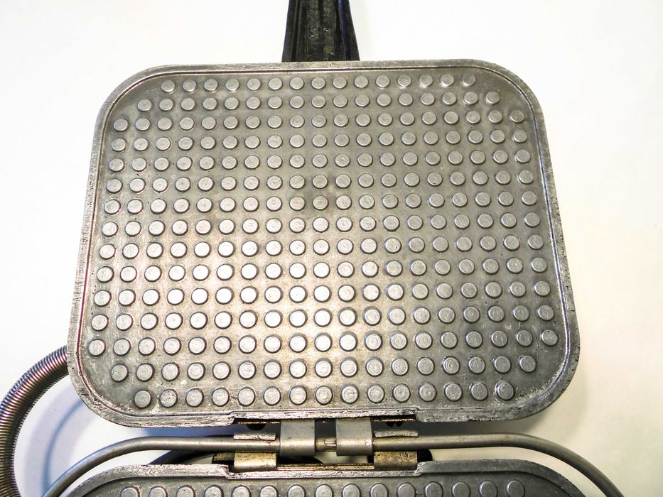 Электровафельница Ласунка ЕВ-1220