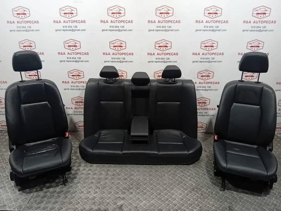 Conjunto de Bancos Mercedes Class C W204 Sedan em Pele Original