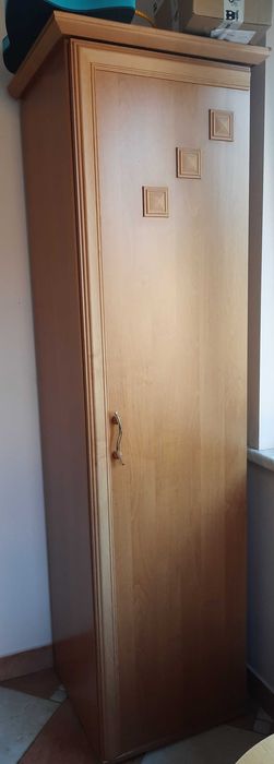 Oddam meble 4 szt. - stolik, wysoka szafa, 2 niskie szafki