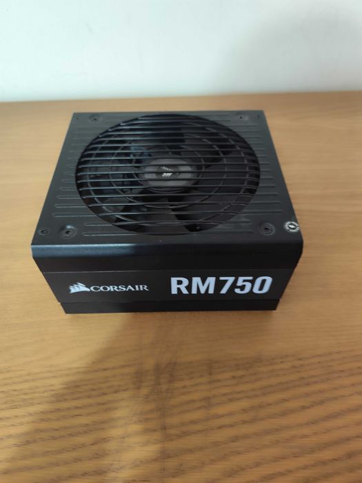Fonte Corsair RM750 – 750W64738637726594120