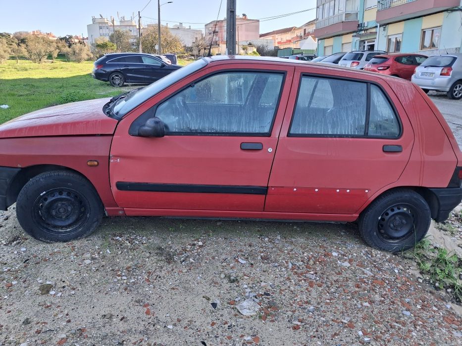 Carro Renault Clio